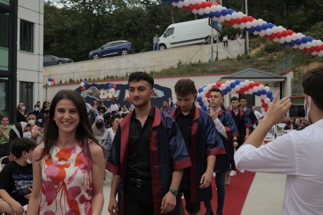 Trabzon Sınav Koleji Pandemi Dönemi İlk  Mezunlarını Verdi 6