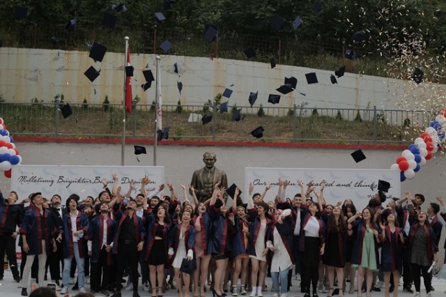 Trabzon Sınav Koleji Pandemi Dönemi İlk  Mezunlarını Verdi 9