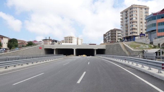 Trabzon'da 28 km'lik yola 28 kavşak, 17 tünel 24 köprü! 12