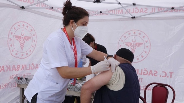 Karadeniz'de vakalar artınca aşı çadırları yaylaya taşındı. 4