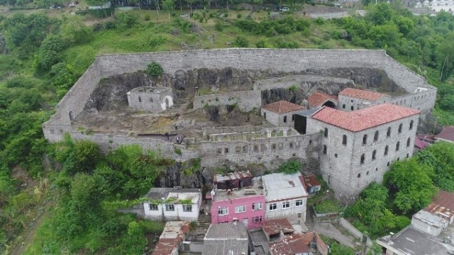 Trabzon'da tarihi manastırın açılışına otopark engeli. 2