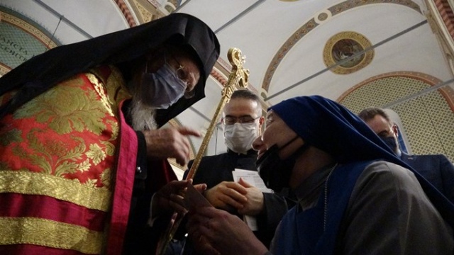 Fener Rum Patriği Bartholomeos Trabzon’da Katolik kilisesinde akşam duasına katıldı 7