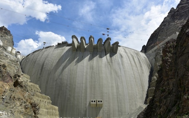Türkiye’nin en büyük barajı 600 bin kişiye enerji sağlayacak 11