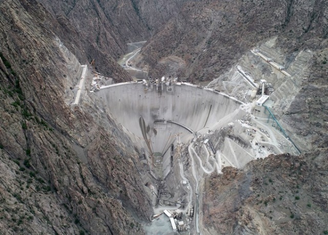 Türkiye’nin en büyük barajı 600 bin kişiye enerji sağlayacak 15