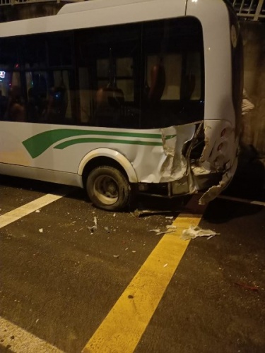 Rize'de alkollü sürücü dehşeti! Park halindeki 4 araca çarptı. Foto Haber. 4