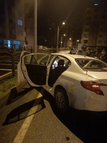 Rize'de alkollü sürücü dehşeti! Park halindeki 4 araca çarptı. Foto Haber. 2