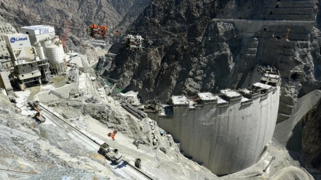 Türkiye'nin en yüksek barajının inşaatı tamamlandı. 8