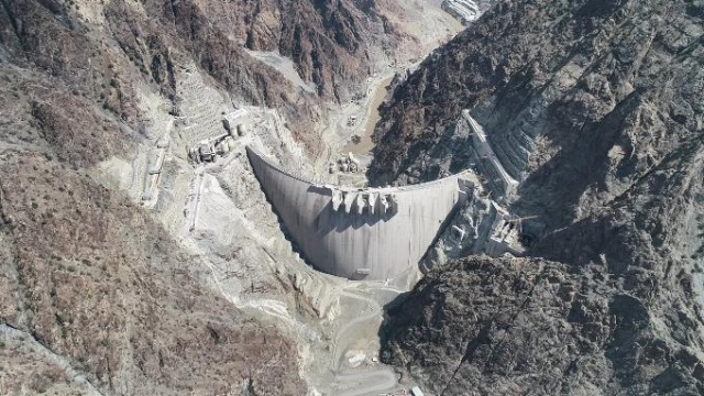 Türkiye'nin en yüksek barajının inşaatı tamamlandı. 9