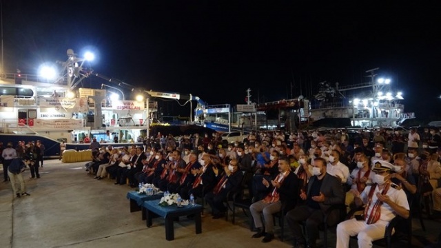 Trabzonlu balıkçılar ağlarını denizle buluşturdu 2