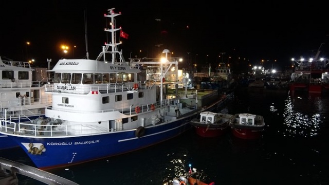 Trabzonlu balıkçılar ağlarını denizle buluşturdu 10
