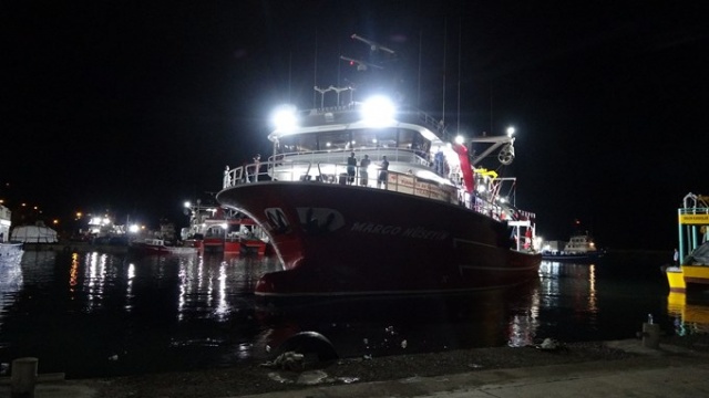 Trabzonlu balıkçılar ağlarını denizle buluşturdu 11