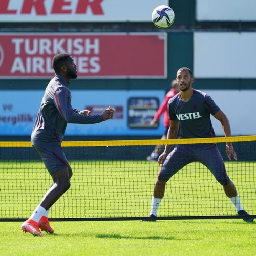Trabzonspor'da Nwakaeme eldivenleri giydi 35