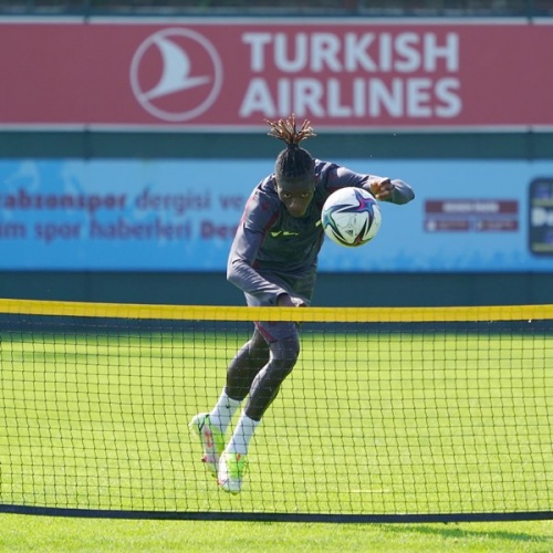 Trabzonspor'da Nwakaeme eldivenleri giydi 29