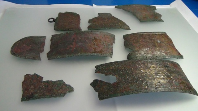 Karadeniz'deki kazılarda Urartu savaşçısının bronz kemeri bulundu 2