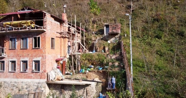 Trabzon'da zorlu araziye raylı sistemli çözüm 3