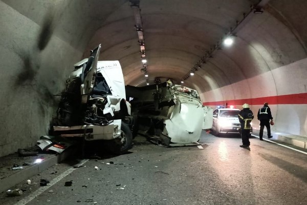 Trabzon yolunda kaza! 1 ölü 2