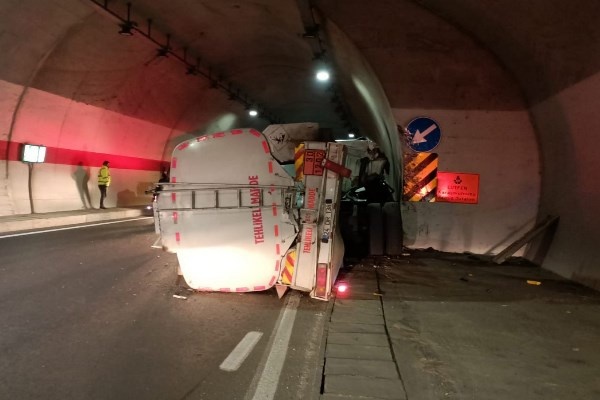 Trabzon yolunda kaza! 1 ölü 4