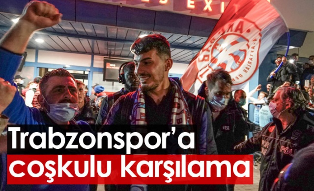 Trabzonspor'a,  F.Karabük Maçı dönüşü coşkulu karşılama 1