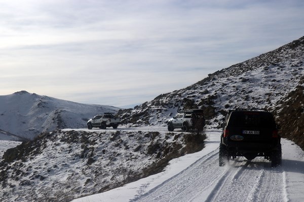 Gümüşhane'de off-road tutkunlarının karla mücadelesi. 13