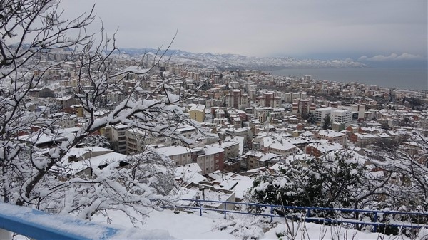 Trabzon'da kar sonrası zorluklar ve güzellikler böyle görüntülendi 3
