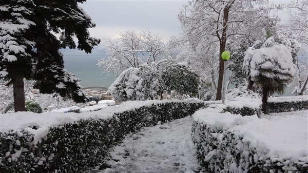 Trabzon'da kar sonrası zorluklar ve güzellikler böyle görüntülendi 7