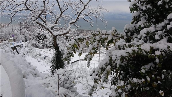 Trabzon'da kar sonrası zorluklar ve güzellikler böyle görüntülendi 16