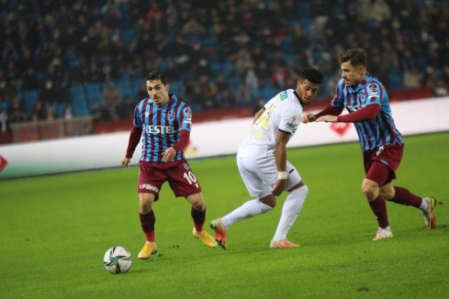 "Trabzonspor'un hücum ve savunması arasında büyük kalite farkı var" Foto Galeri 4