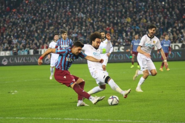 "Trabzonspor'un hücum ve savunması arasında büyük kalite farkı var" Foto Galeri 9
