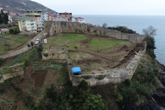 Trabzon'da tarihi kalede kafatası olmayan iskelet bulundu.15-01-2022 Foto Galeri 2