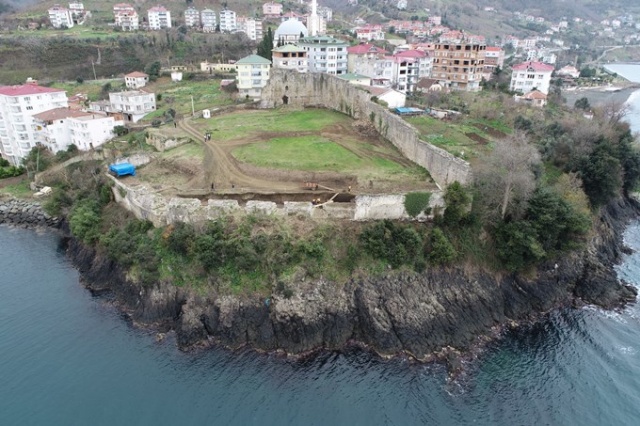 Trabzon'da tarihi kalede kafatası olmayan iskelet bulundu.15-01-2022 Foto Galeri 3