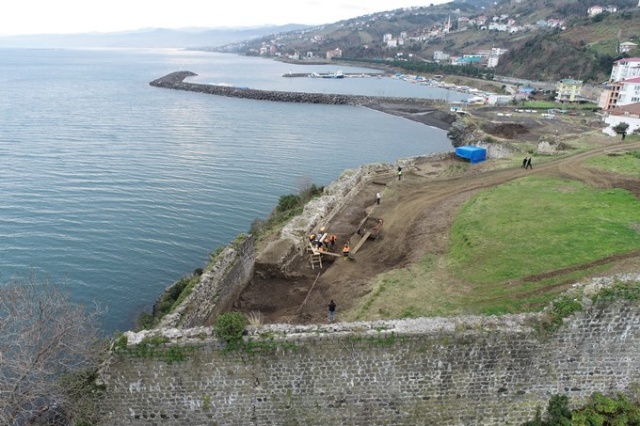 Trabzon'da tarihi kalede kafatası olmayan iskelet bulundu.15-01-2022 Foto Galeri 6