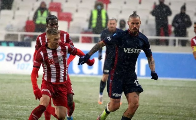 Spor yazarları Sivasspor Trabzonspor maçını yorumladı. 16-01-2022 - Foto Galeri 1