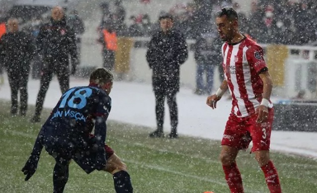 Spor yazarları Sivasspor Trabzonspor maçını yorumladı. 16-01-2022 - Foto Galeri 2