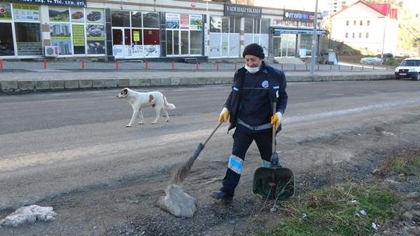 Trabzon'da temizliğe her sabah birlikte başlayıp birlikte bitiriyorlar. Foto Galeri 6