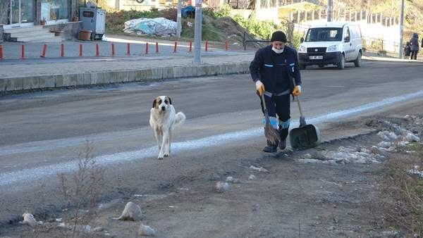 Trabzon'da temizliğe her sabah birlikte başlayıp birlikte bitiriyorlar. Foto Galeri 8