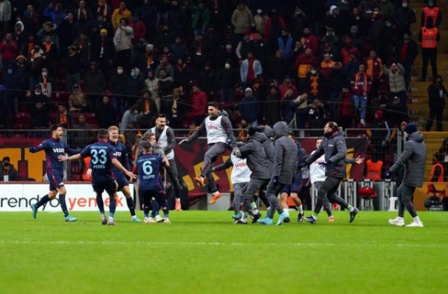 Toroğlu'ndan Trabzonsporlu futbolcuya eleştiri. 24 Ocak 2022 - Foto Galeri 4