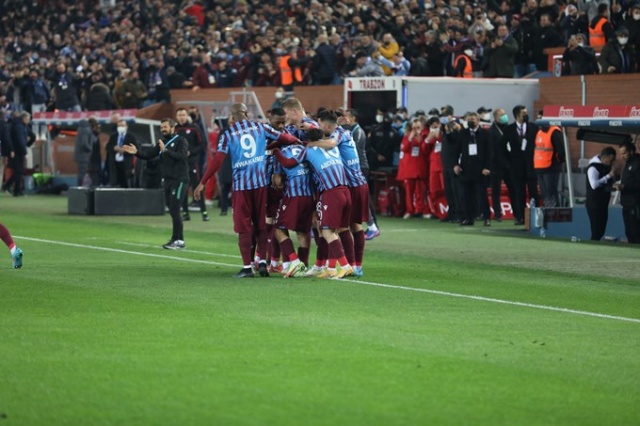 Trabzonspor Konyaspor maçından kareler. 13 Ocak 2022 - Foto Galeri. 14