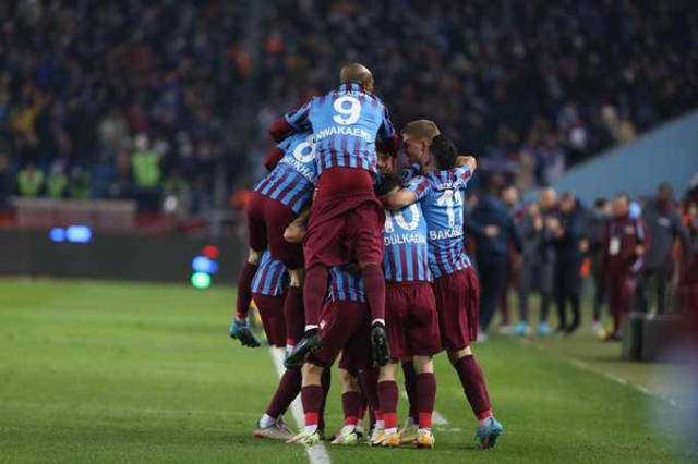Trabzonspor Konyaspor maçından kareler. 13 Ocak 2022 - Foto Galeri. 2