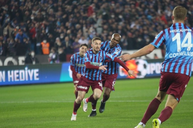 Trabzonspor Konyaspor maçından kareler. 13 Ocak 2022 - Foto Galeri. 60