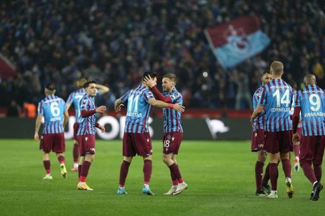 Trabzonspor Konyaspor maçından kareler. 13 Ocak 2022 - Foto Galeri. 3