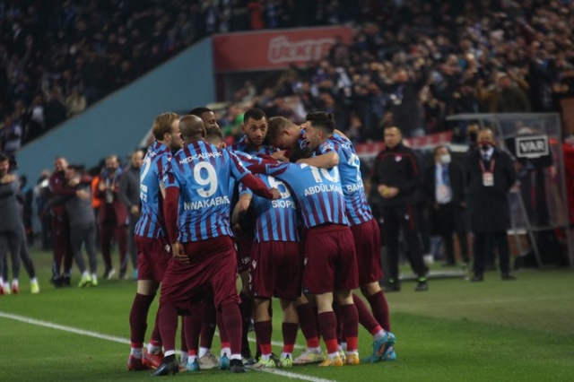 Trabzonspor Konyaspor maçından kareler. 13 Ocak 2022 - Foto Galeri. 32