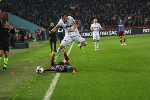 Trabzonspor Konyaspor maçından kareler. 13 Ocak 2022 - Foto Galeri. 73