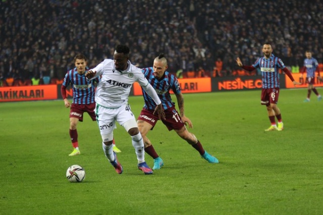 Trabzonspor Konyaspor maçından kareler. 13 Ocak 2022 - Foto Galeri. 61