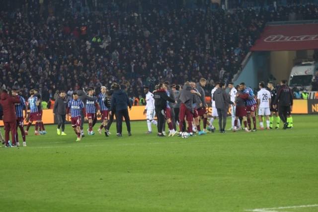 Trabzonspor Konyaspor maçından kareler. 13 Ocak 2022 - Foto Galeri. 52