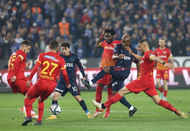 Trabzonspor 3-2 Kayserispor / Maçtan Kareler. Foto Galeri 23