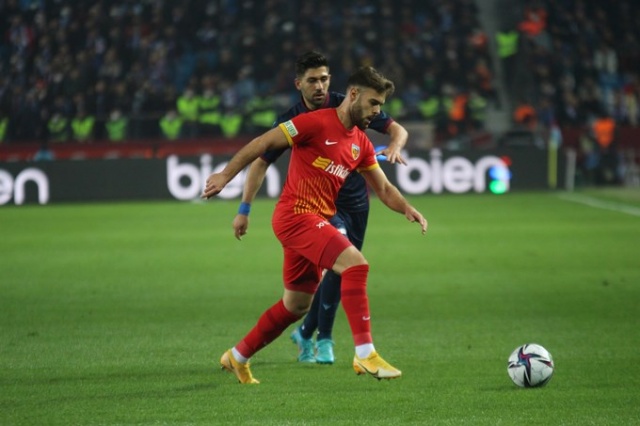 "Trabzonspor'dan Avrupa'ya sezon sonunda gidebilecek iki isim..." Foto Haber 11
