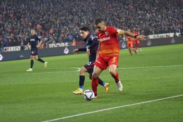 "Trabzonspor'dan Avrupa'ya sezon sonunda gidebilecek iki isim..." Foto Haber 16