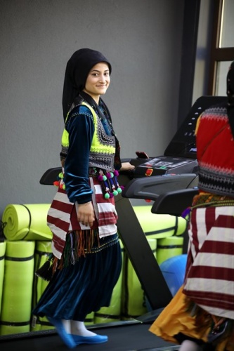 Trabzon'da Ağasar kıyafetleriyle fitness. Foto Galeri 15
