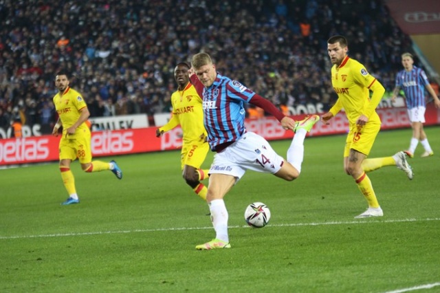 Trabzonspor 4-2 Göztepe / Maçtan kareler. Foto Haber 35
