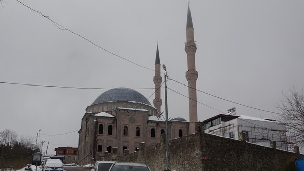 Trabzon'da 17 yıldır bitmeyen cami! Muhtar isyan etti. Foto Haber 2